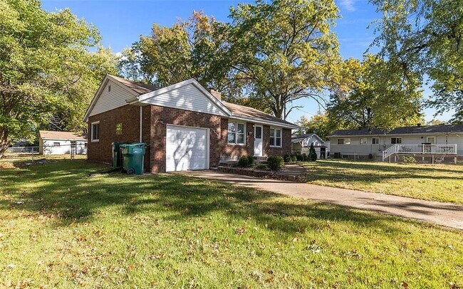 Building Photo - Spacious 3-Bedroom Rental in St. Louis