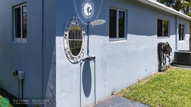 Building Photo - 50 NE 56th Ct