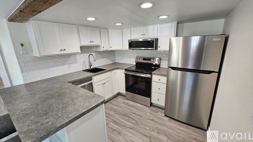 Building Photo - 115 John St