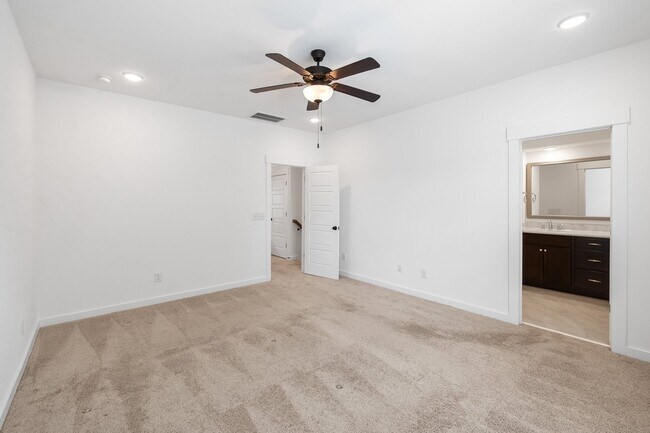 Building Photo - 3 Bedroom Townhome with Rooftop Terrace in Downtown Wake Forest!