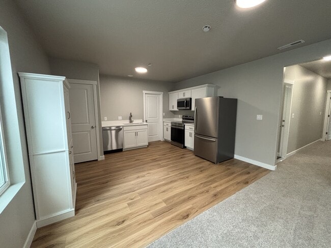 Building Photo - 5375 N Sulley Way