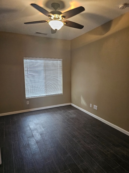 Building Photo - 5623 S 54th Dr