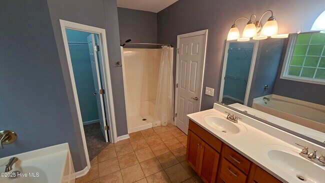 Building Photo - 300 Buoy Ct