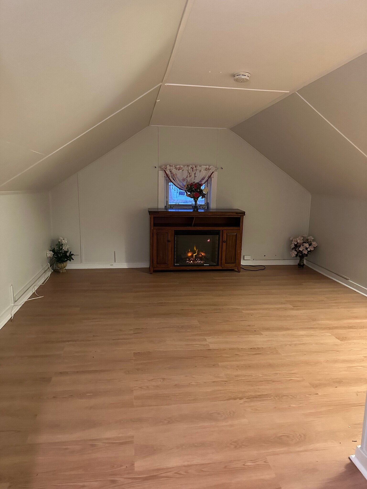 Building Photo - 269 N 1st Ave