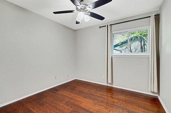 Building Photo - 7402 Bucknell Dr