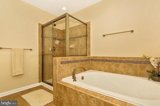 Building Photo - 5028 Small Gains Wy