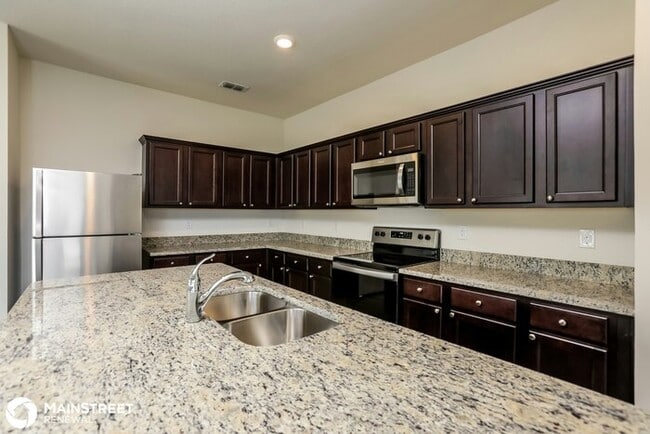 Building Photo - 3013 Neverland Dr