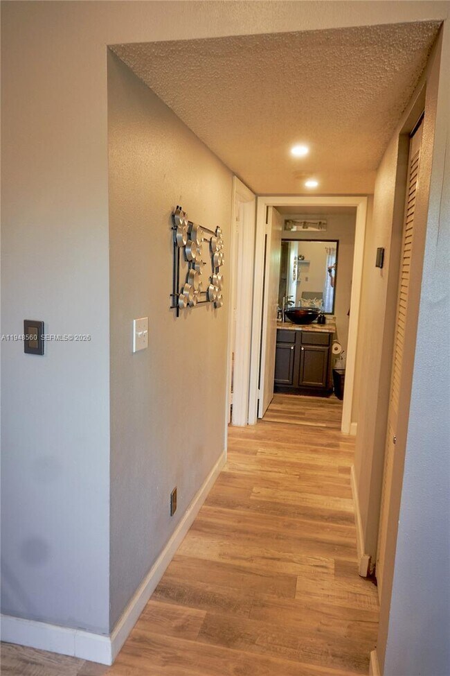 Building Photo - 7610 Westwood Dr