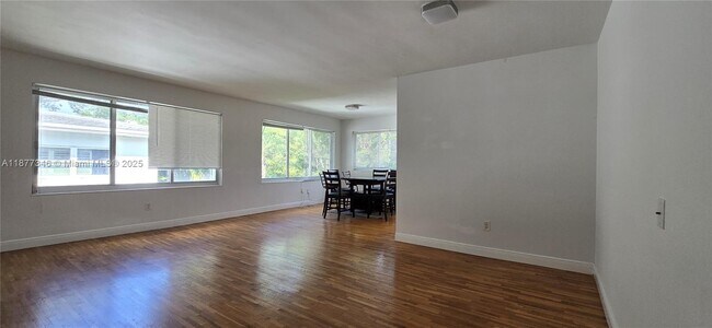 Building Photo - 3915 Ponce de Leon Blvd