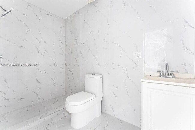 Building Photo - 800 NW 67th St