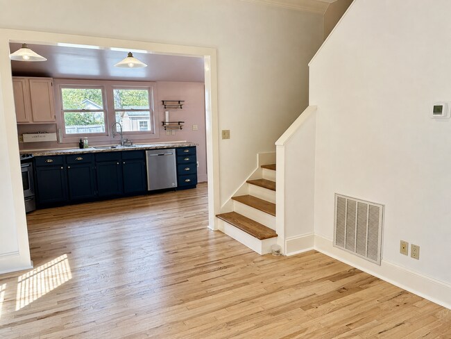 Building Photo - 801 Stevens Ave NE