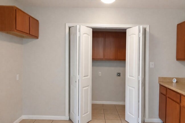 Building Photo - 134 S Bend Ct