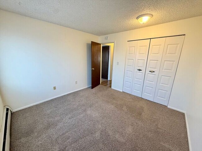Building Photo - Move in specials - Pick One - 1st month free or $100 off monthly rent. Flexible lease terms are a...