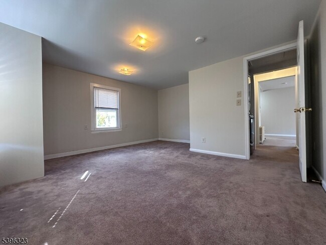 Building Photo - 376 S Main St