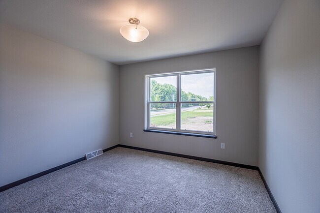 Building Photo - 3404 Green Pastures Ln
