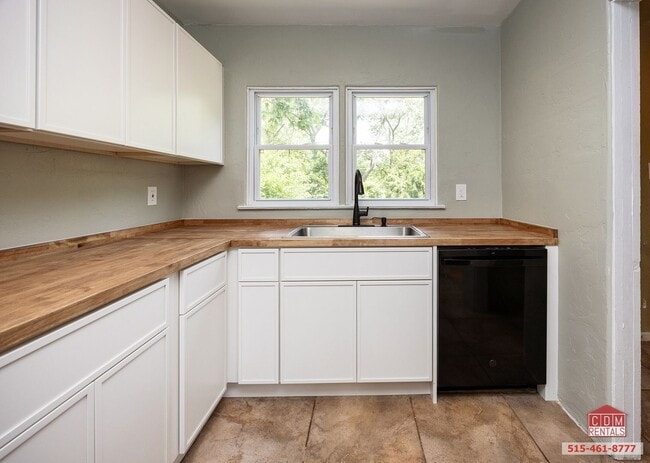 Building Photo - Lovely Ranch Home