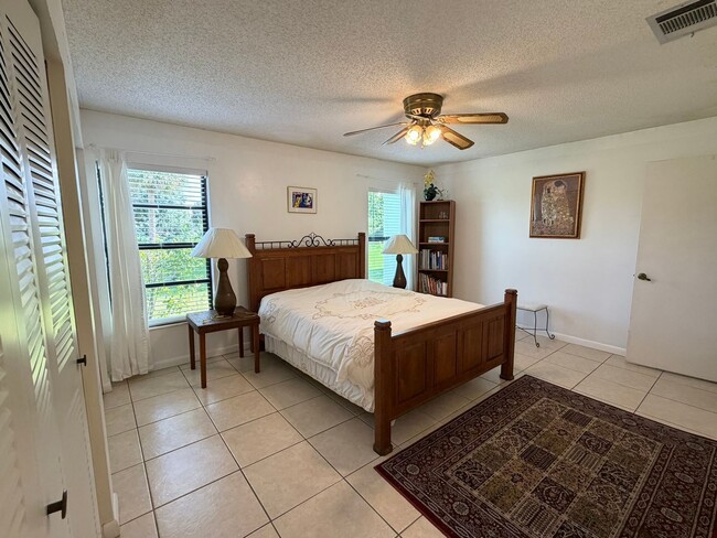 Building Photo - 2570 Shadybranch Dr