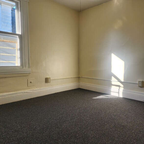 Back bedroom - 113 Sterling St