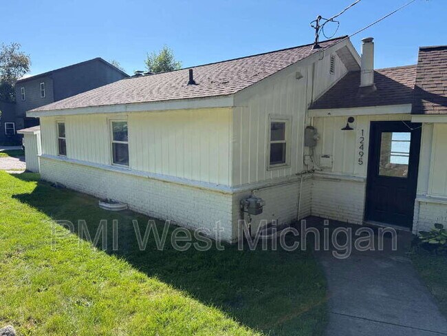 Building Photo - 12495 Oakwood Shores St