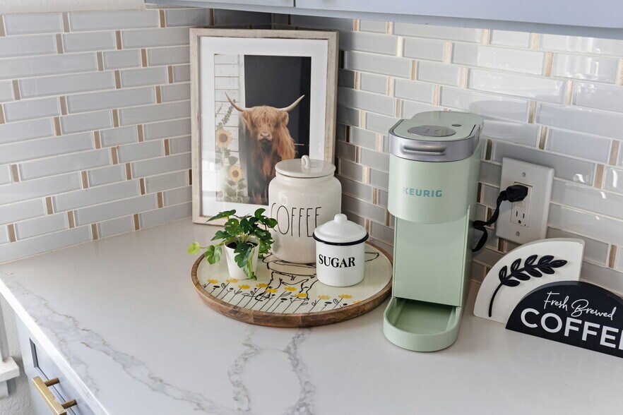 Building Photo - 319 Arnold Ave