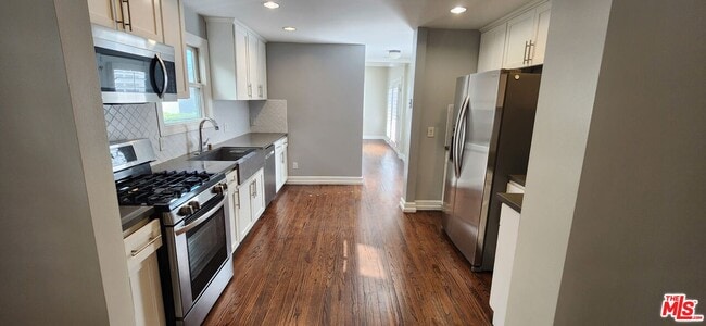 Building Photo - 1024 Cloverdale Ave