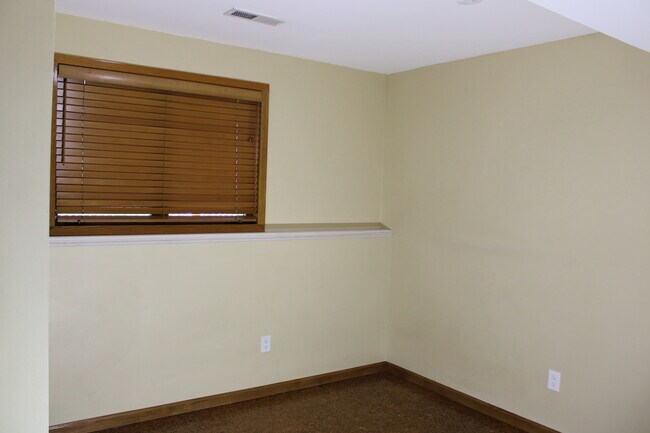 Building Photo - 3991 Whiting Ln