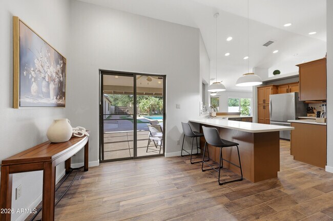 Building Photo - 10432 W Avalon Dr