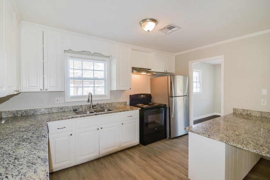 Building Photo - 227 Marian Dr