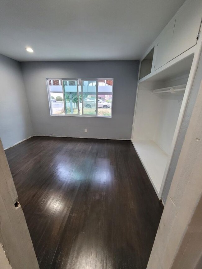 Building Photo - Renovated 3 Bed 1 Bath Home in Whittier w/...