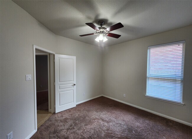 Building Photo - 10022 Western Pine Trail
