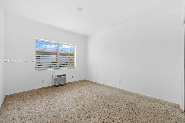 Building Photo - 800 83rd St