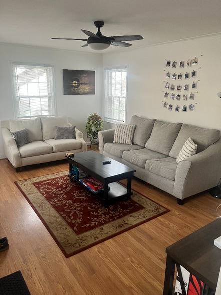 Building Photo - 609 W 86th Terrace