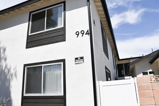 Building Photo - 994 Valencia St