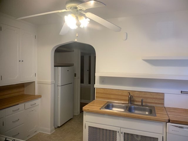 Building Photo - 5021 28th Ave S