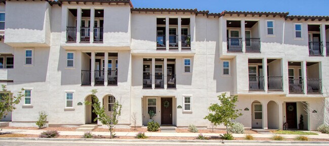 Building Photo - 328 Vin Almoradi Ct