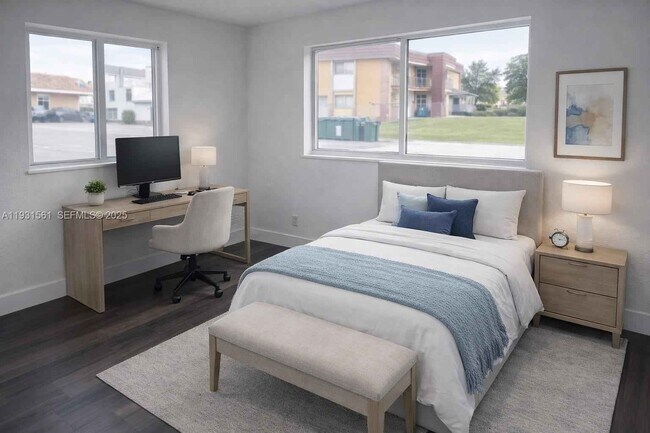 Building Photo - 638 NE 166th St