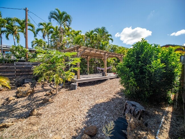 Building Photo - 495 Hoala Dr
