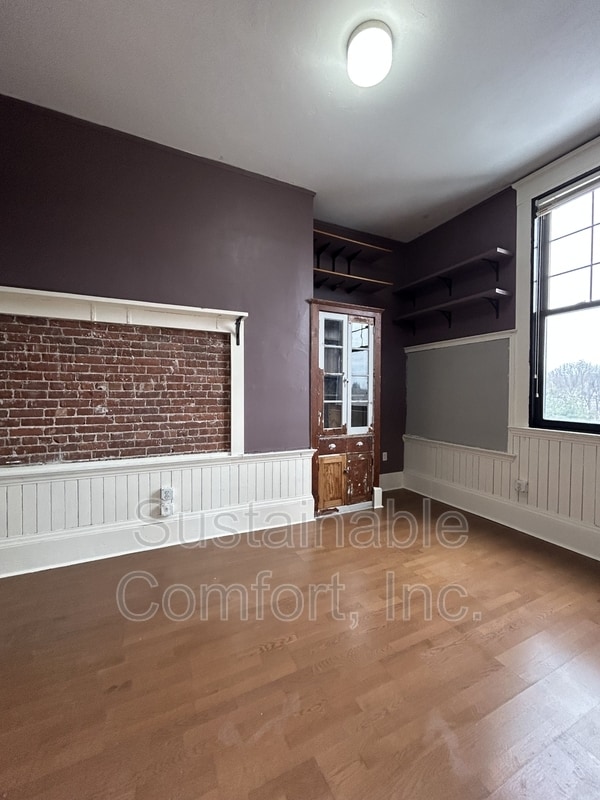 Building Photo - 28 Adams St