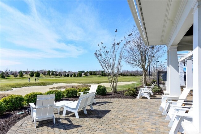 Building Photo - 1 month free with 24-month lease! Attracti...