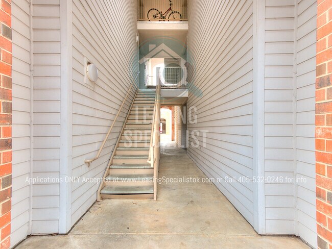 Building Photo - Spacious 4 Bed 4 Bath Furnished Condo at T...