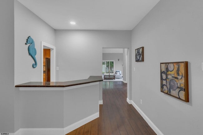 Building Photo - 209 Shady Knoll Ln