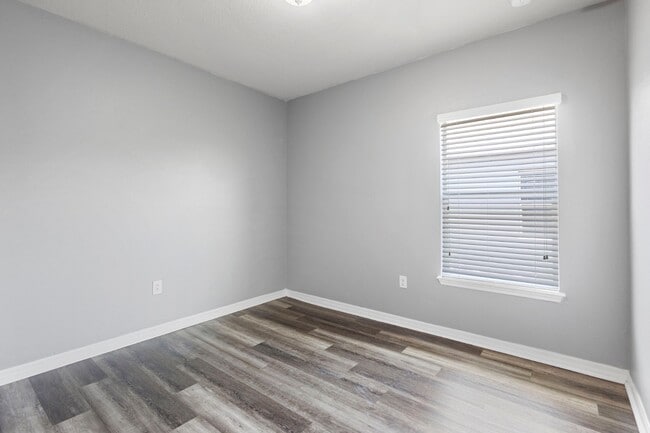 Building Photo - 6562 S Goldenrod Rd