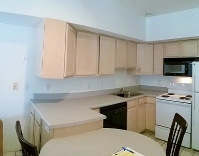 Interior Photo - 305JOH