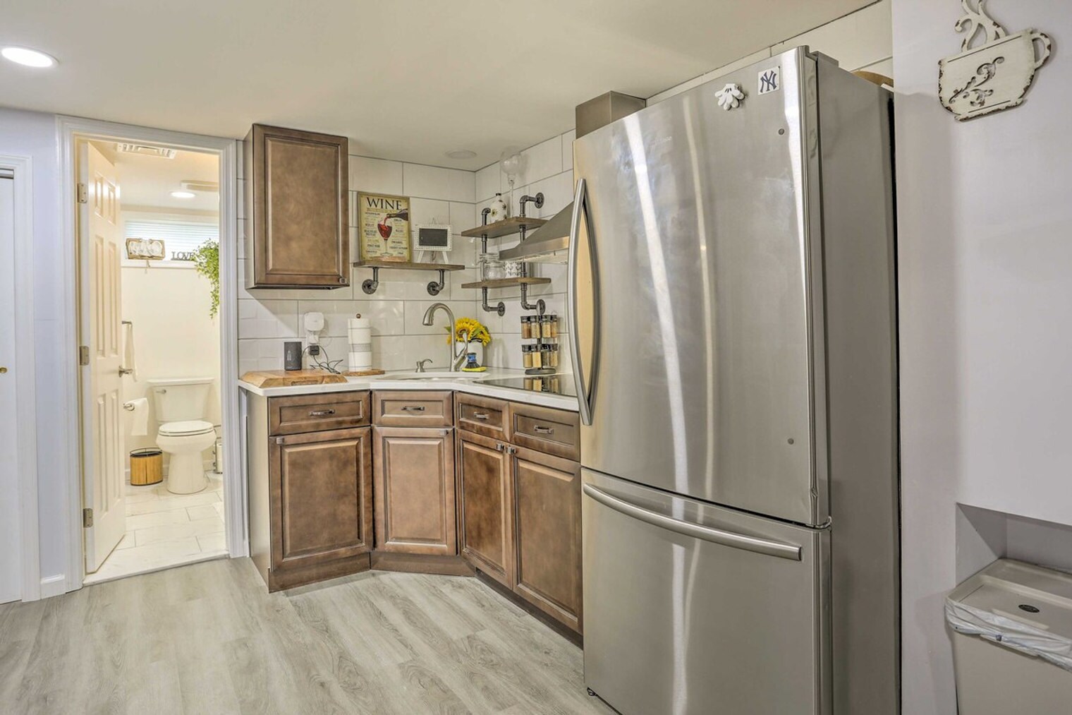 Building Photo - 79 Pehle Ave