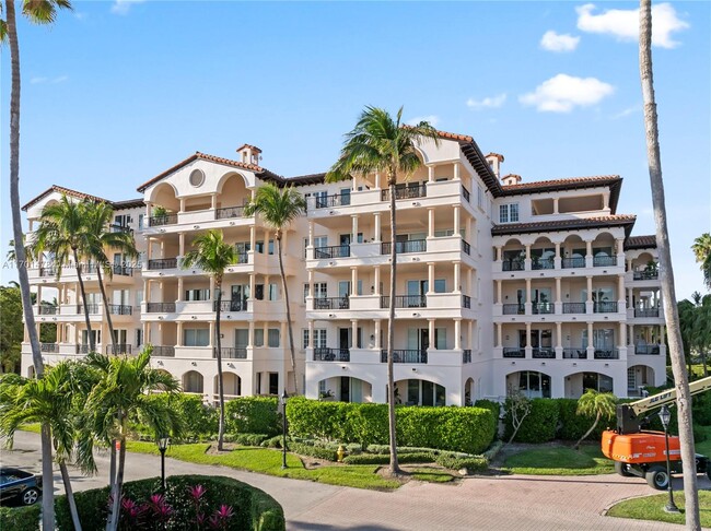 Building Photo - 19133 Fisher Island Dr