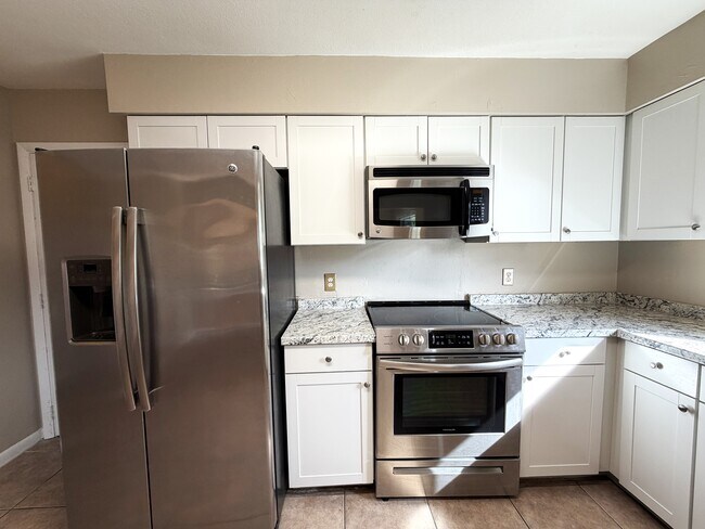 Building Photo - 232 Babson Dr