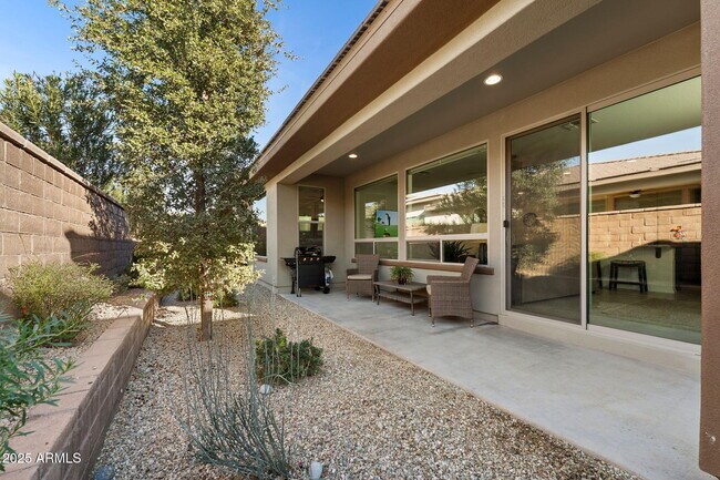 Building Photo - 678 E Cobble Stone Dr