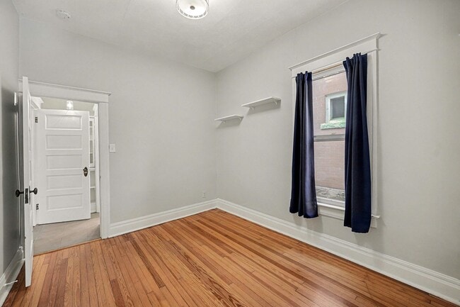 Building Photo - 2 Bed 2 Bath Home for Rent In Wash Park area!