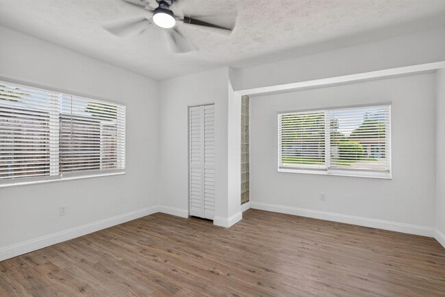 Building Photo - 540 NE 61st St