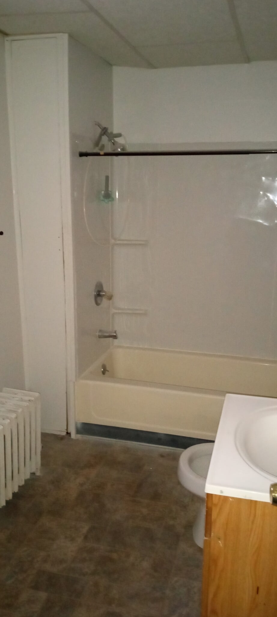 Common bath with tub and shower - 108 S Depot St